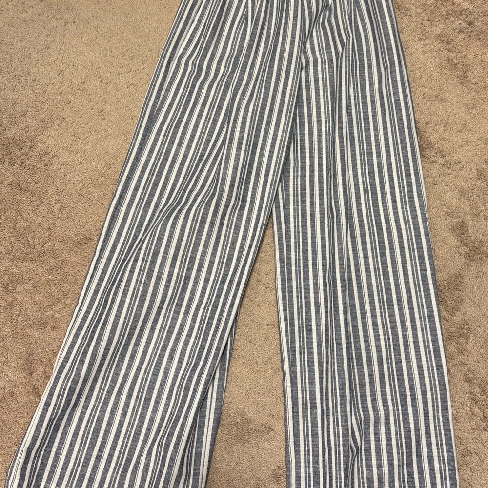 Lulu's Navy and White Checkered Pants